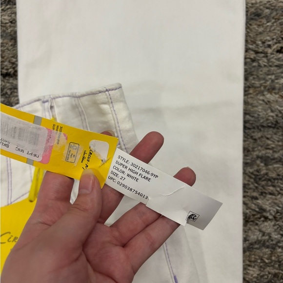 Circus By Sam Edelman Super High Rise Flare Jeans In White Sz 27 NWT | Flared - - Picture 5 of 13